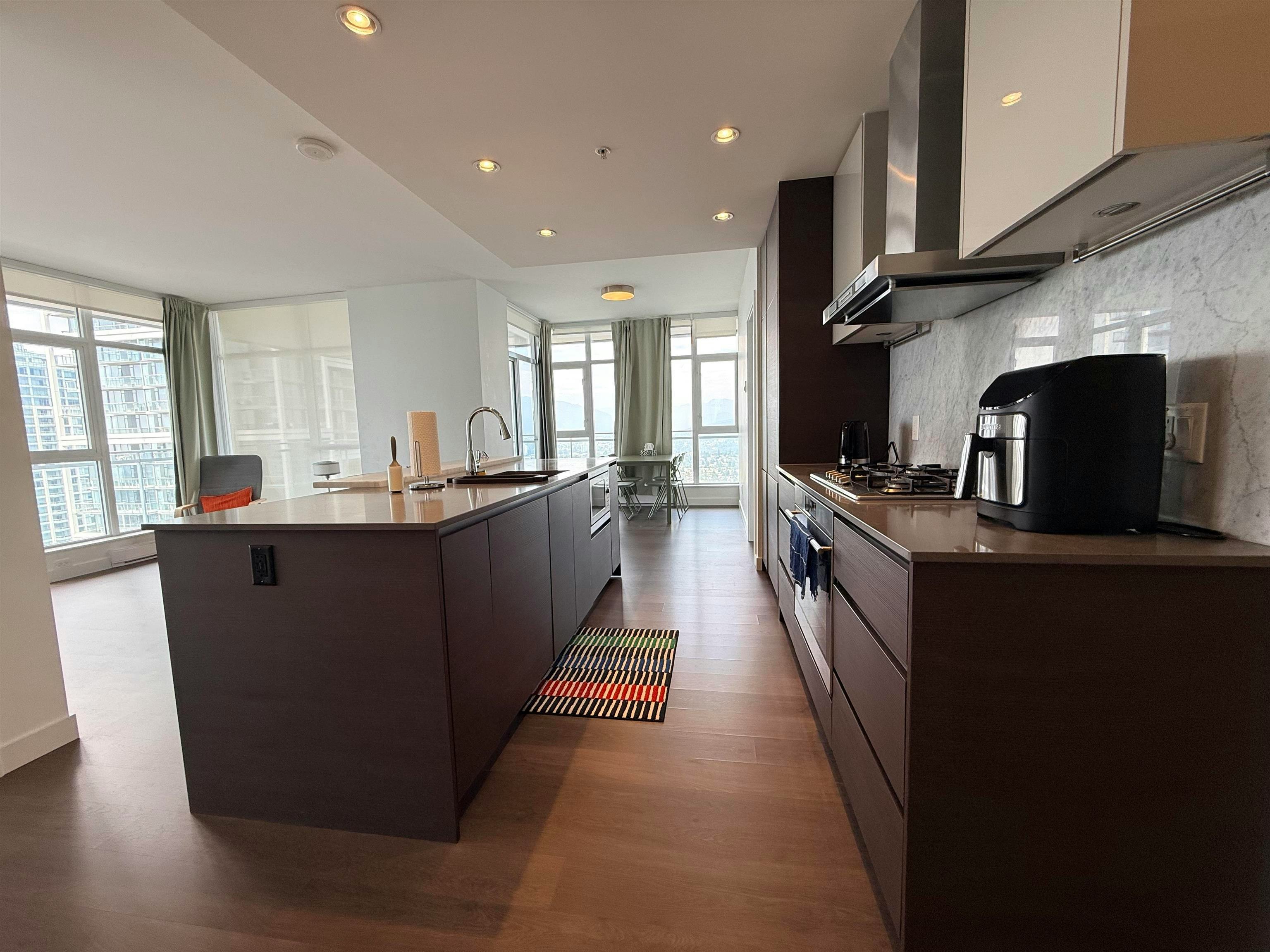 4008-4670 Assembly Way, Burnaby, BC, V5H 0H3 - 4