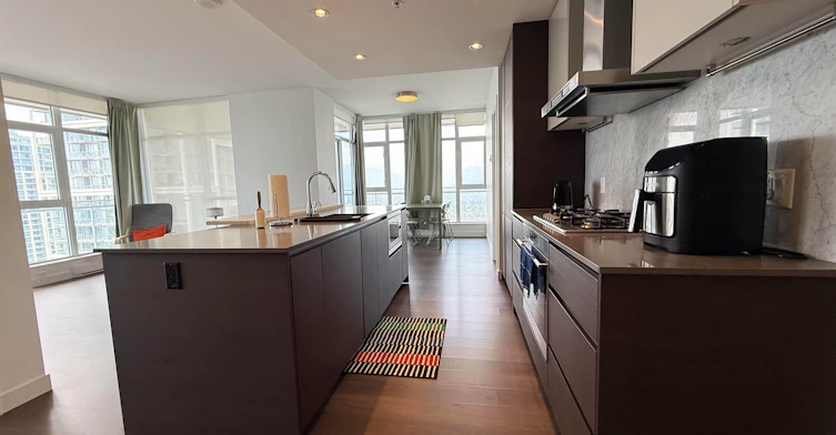 4008-4670 Assembly Way, Burnaby, BC, V5H 0H3 - 4