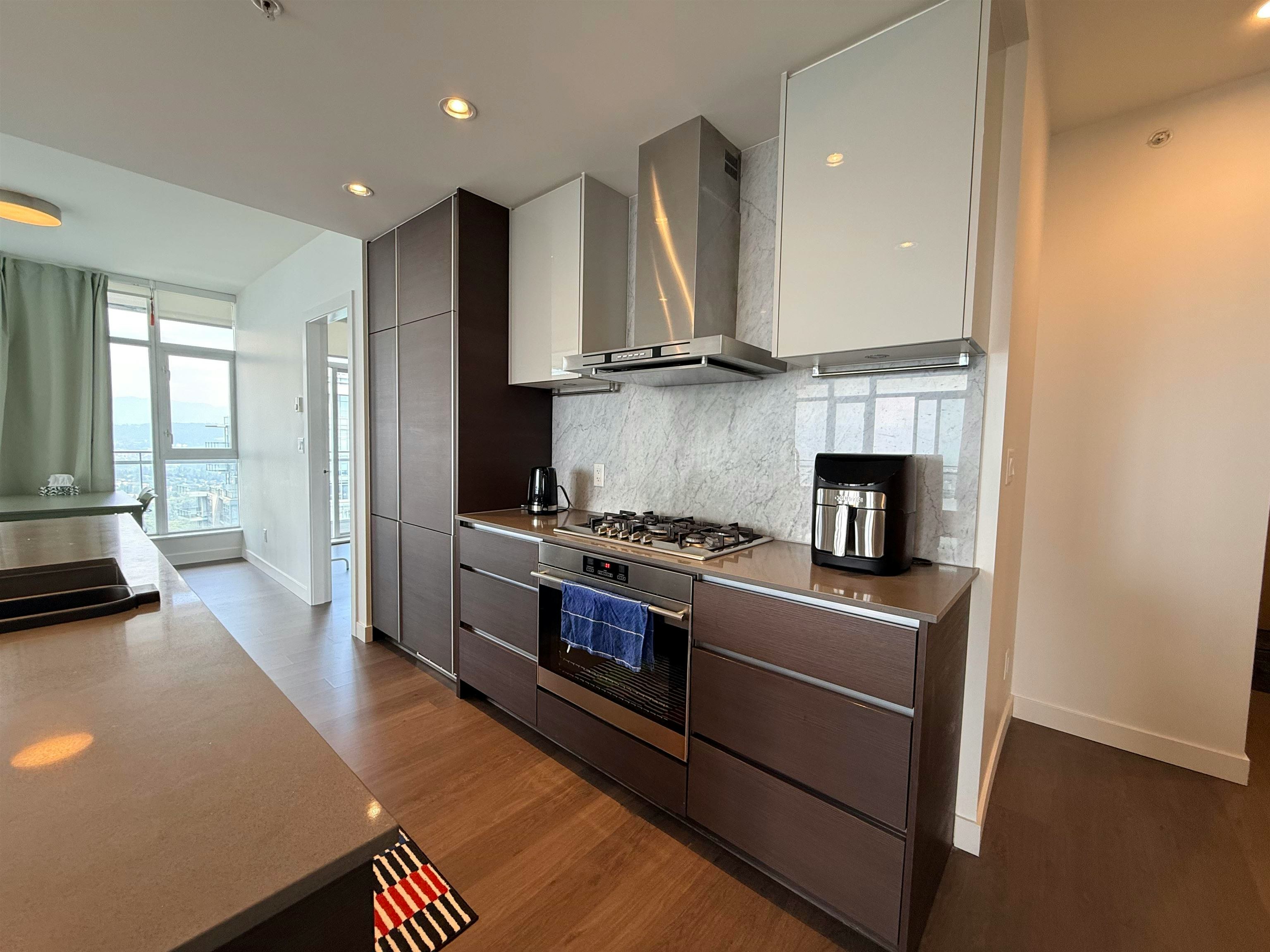 4008-4670 Assembly Way, Burnaby, BC, V5H 0H3 - 3