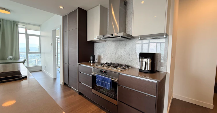 4008-4670 Assembly Way, Burnaby, BC, V5H 0H3 - 3