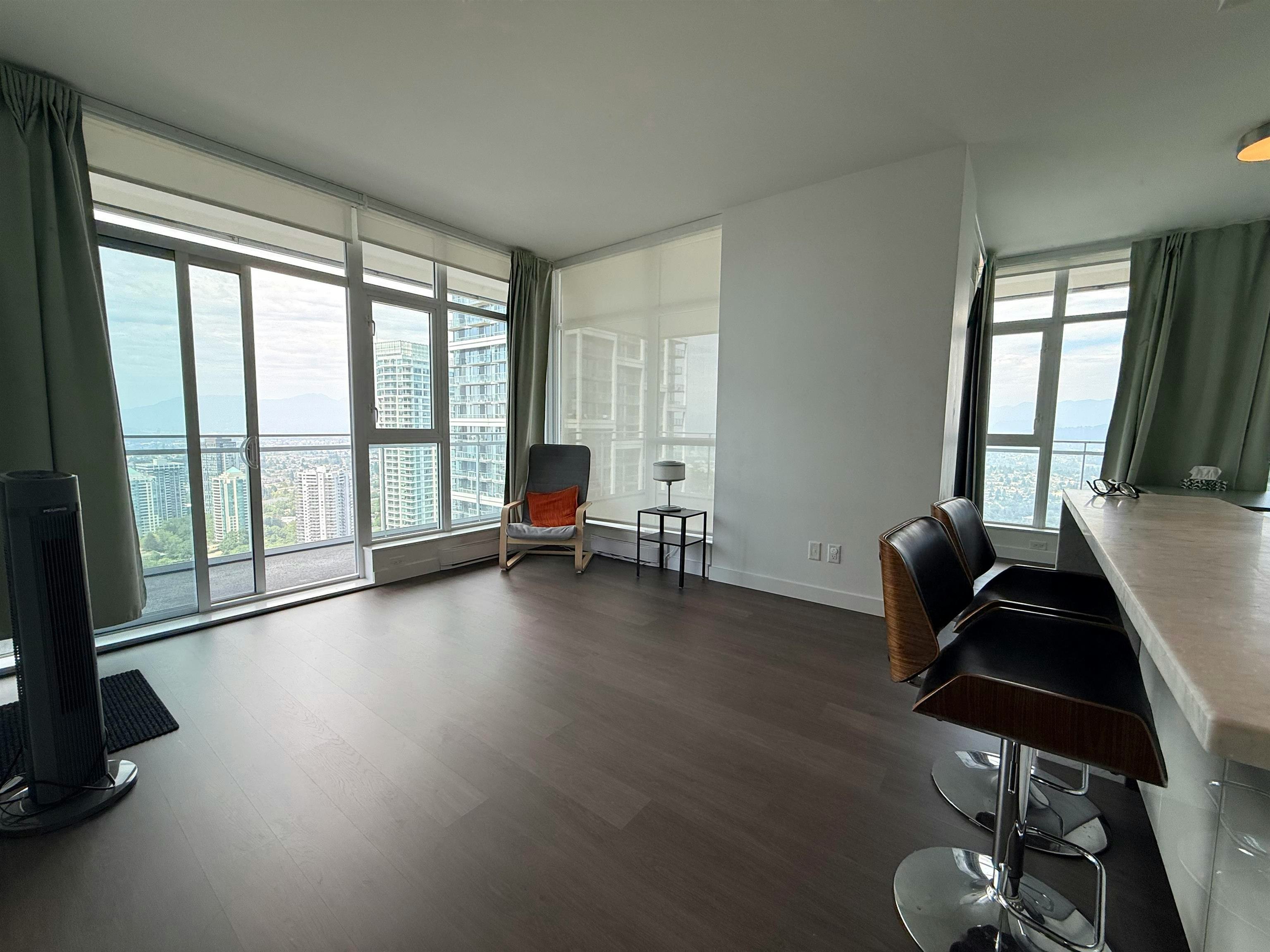 4008-4670 Assembly Way, Burnaby, BC, V5H 0H3 - 5