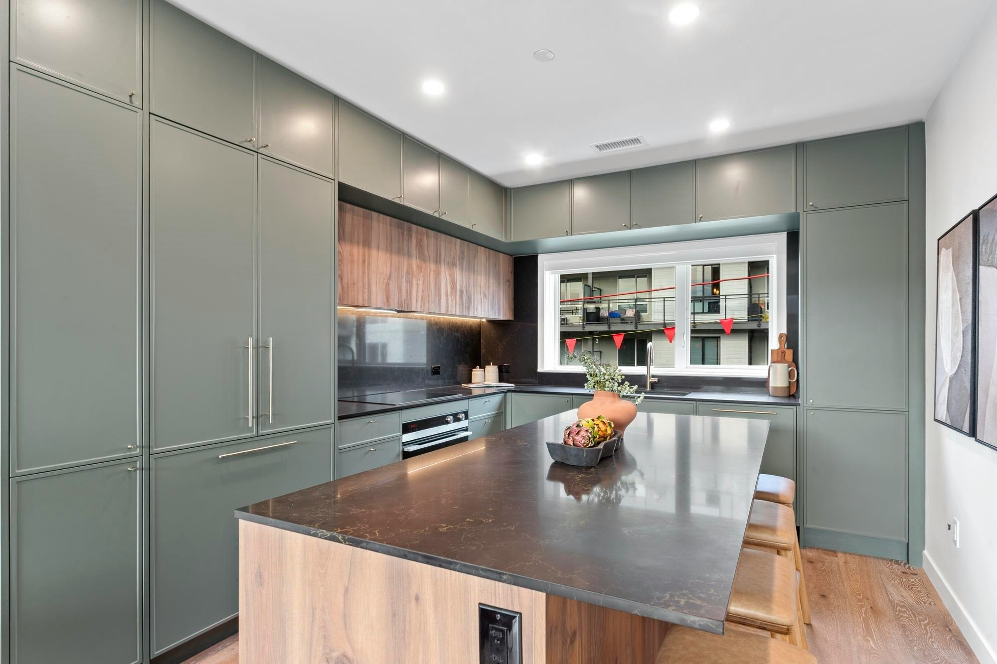 235-602 E 2nd Street, North Vancouver, BC, V7L 1G7