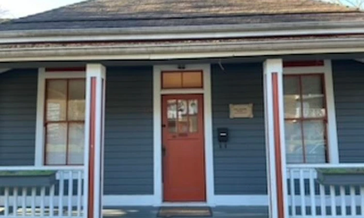 324 Tenth Street