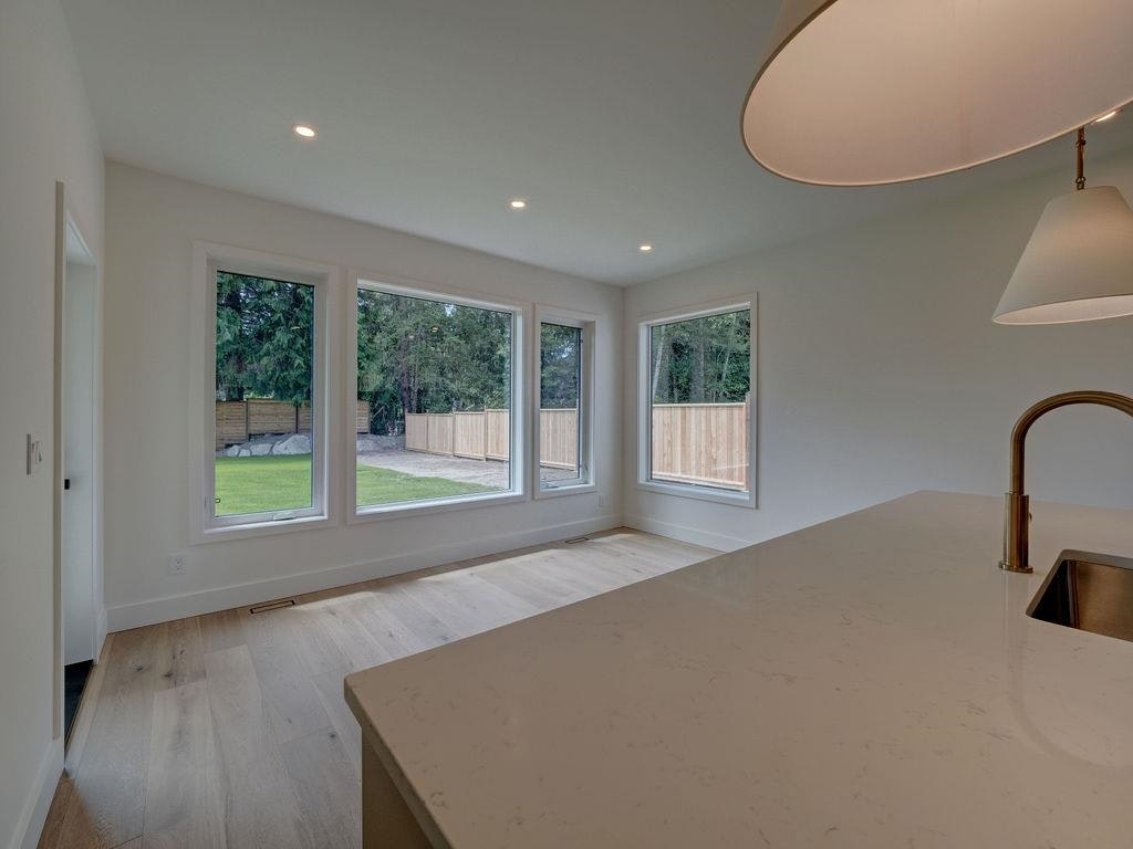 385 Solaz Place, Gibsons, BC, V0N 1V5 - 10