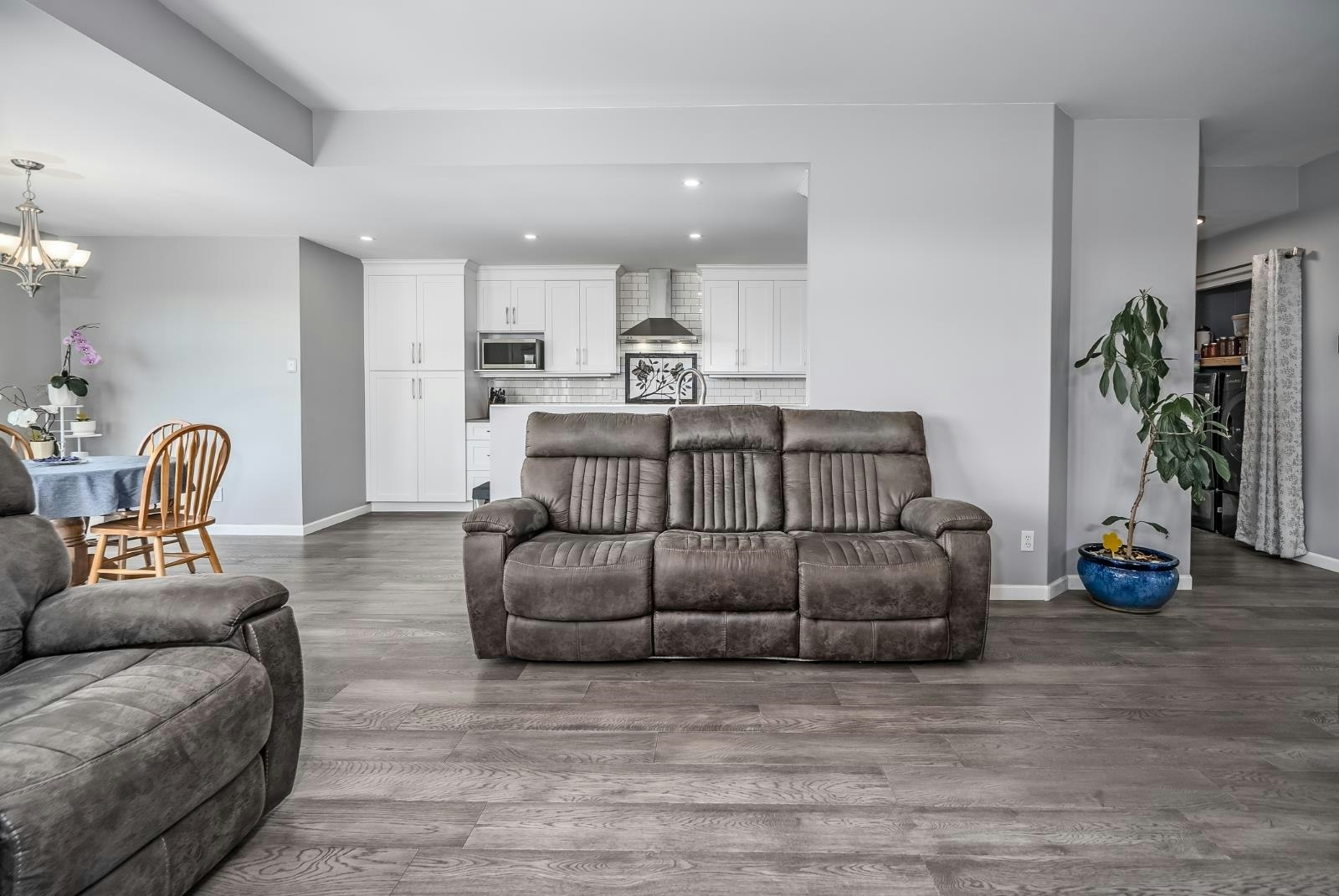 33764 Blueberry Drive, Mission, BC, V2V 7A1 - 6
