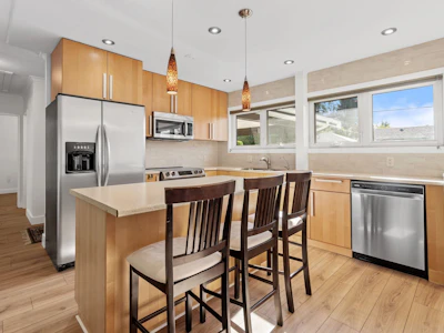 1216 Pinewood Crescent - 5