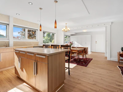 1216 Pinewood Crescent - 4