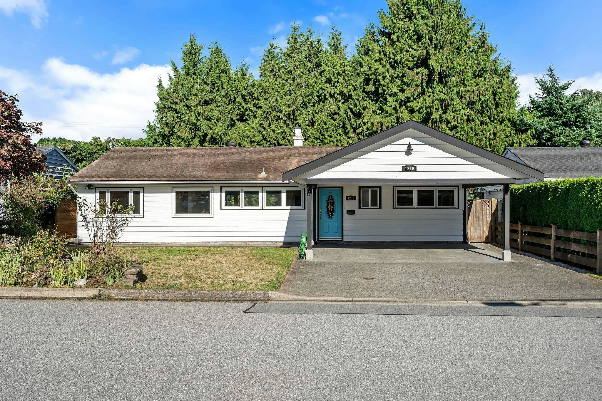 1216 Pinewood Crescent, North Vancouver, BC, V7P 1E9