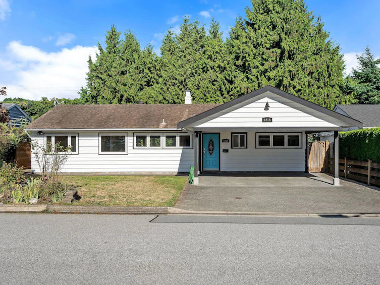 1216 Pinewood Crescent, North Vancouver, BC, V7P 1E9