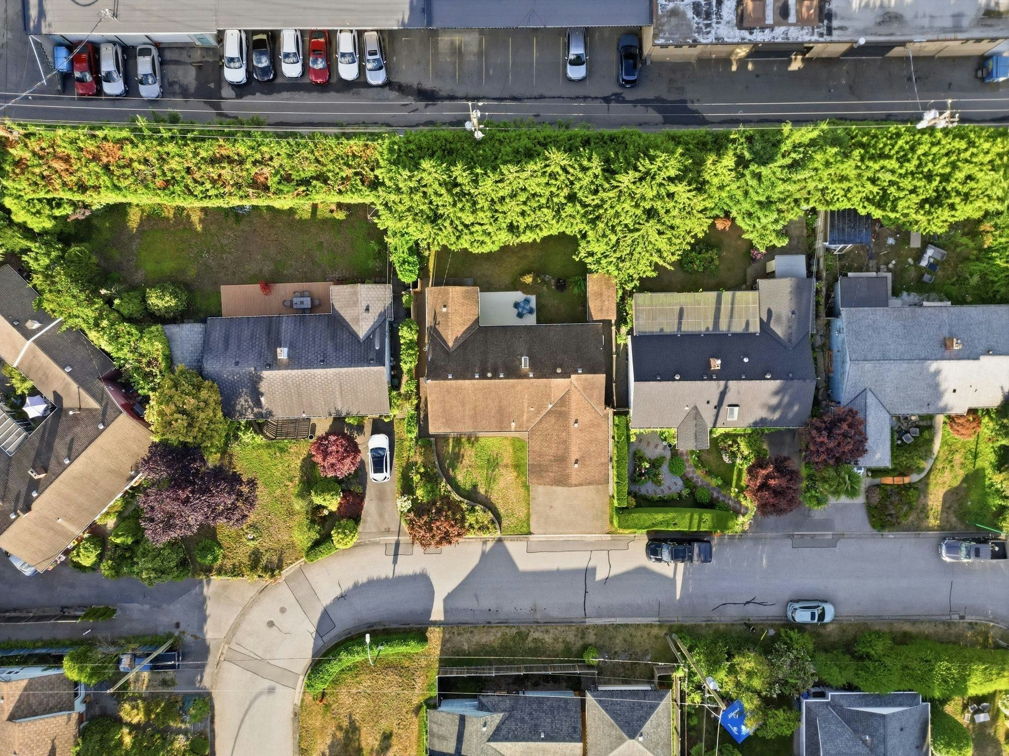1216 Pinewood Crescent, North Vancouver, BC, V7P 1E9 - 36