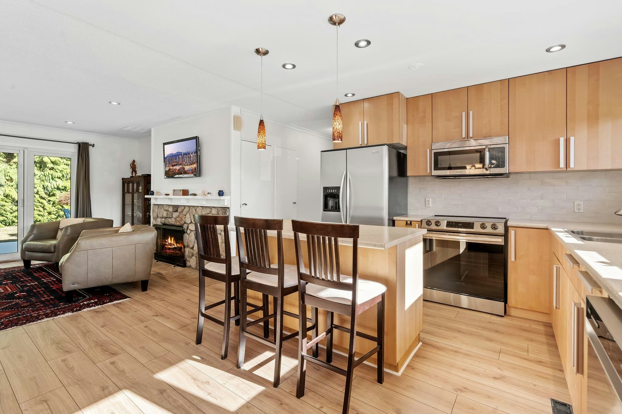 1216 Pinewood Crescent, North Vancouver, BC, V7P 1E9 - 6