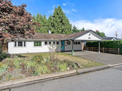 1216 Pinewood Crescent - 3