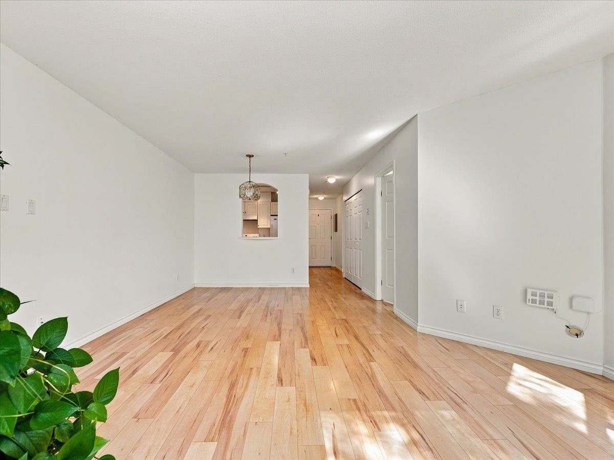 207-3638 Rae Avenue - 5