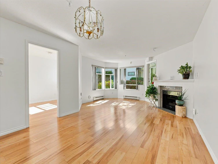 207-3638 Rae Avenue, Vancouver, BC, V5R 2P5 - 2