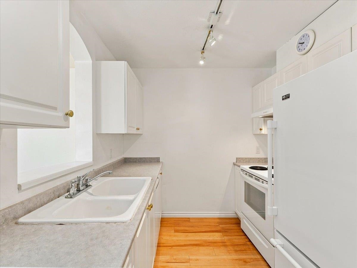 207-3638 Rae Avenue, Vancouver, BC, V5R 2P5 - 12