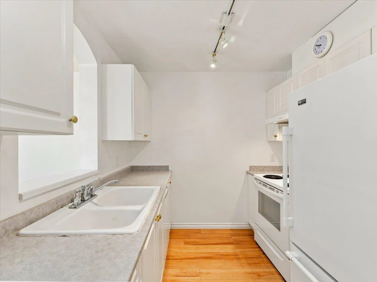 207-3638 Rae Avenue, Vancouver, BC, V5R 2P5 - 12