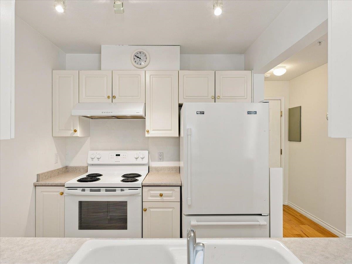 207-3638 Rae Avenue, Vancouver, BC, V5R 2P5 - 11