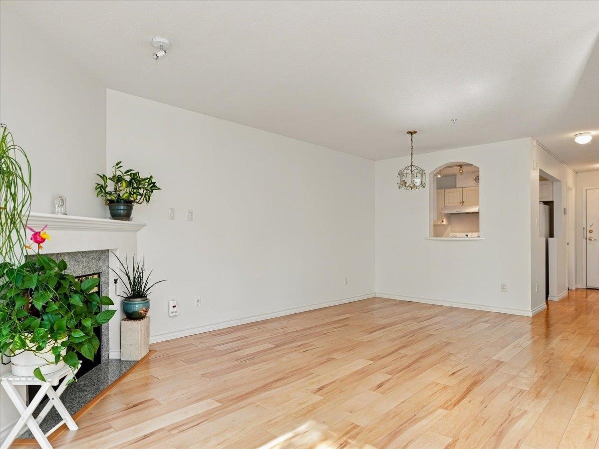 207-3638 Rae Avenue, Vancouver, BC, V5R 2P5 - 7
