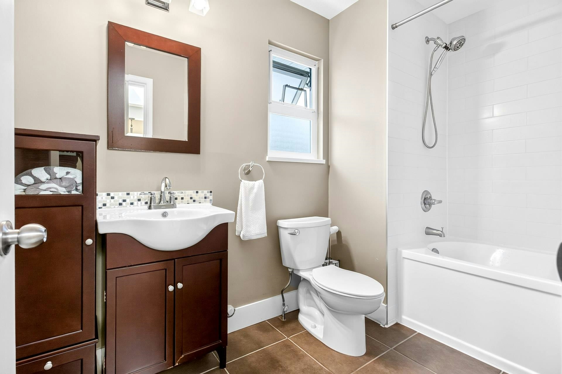 2734 Westlake Drive, Coquitlam, BC, V3C 5J7 - 30