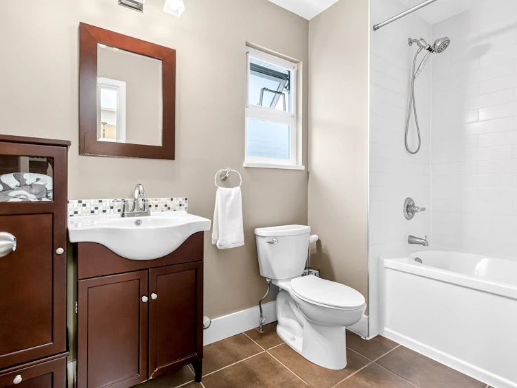 2734 Westlake Drive, Coquitlam, BC, V3C 5J7 - 30