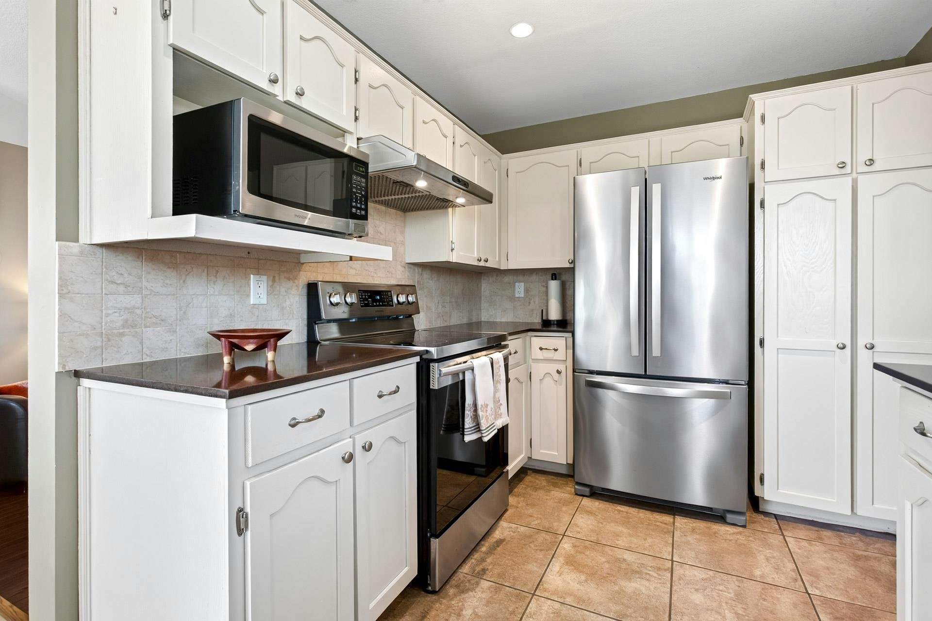2734 Westlake Drive, Coquitlam, BC, V3C 5J7 - 11