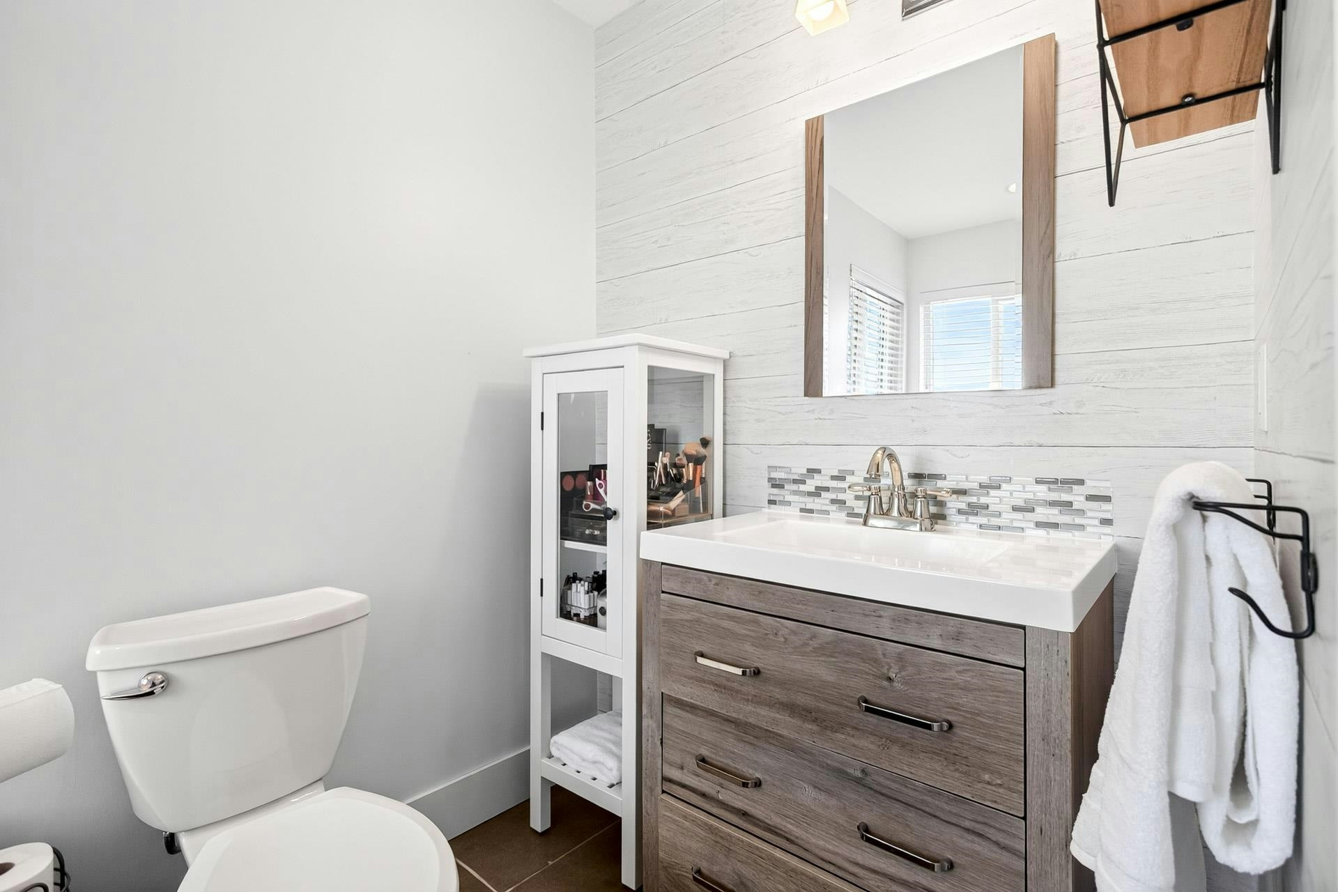 2734 Westlake Drive, Coquitlam, BC, V3C 5J7 - 26