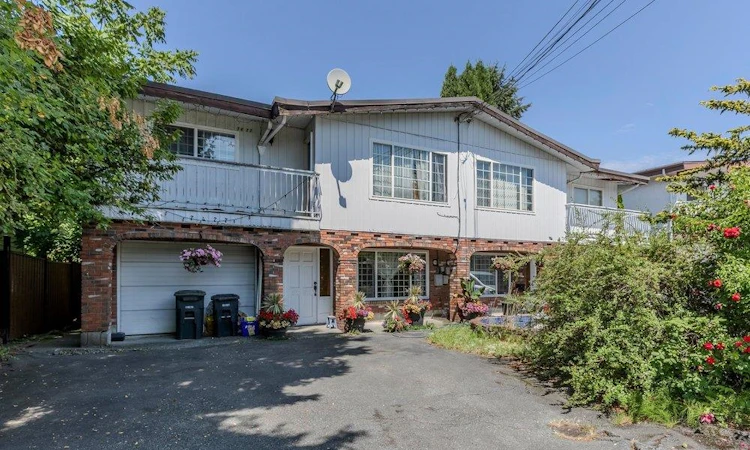 7477-7479 Holly Street