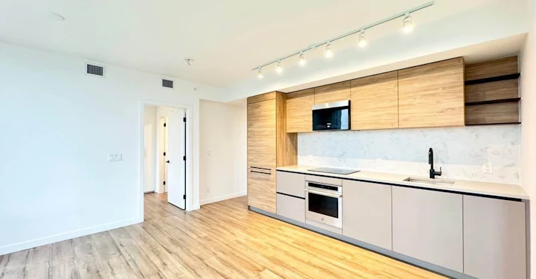 6XX-10448 University Drive, Surrey, BC, V3T 0S7 - 13