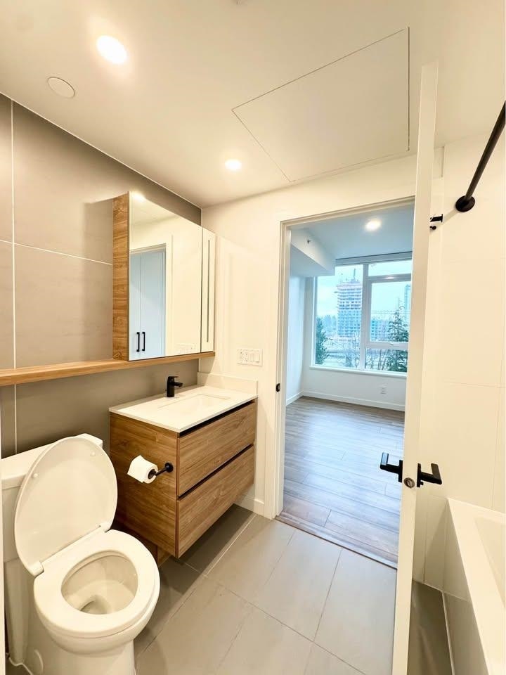 6XX-10448 University Drive, Surrey, BC, V3T 0S7 - 9