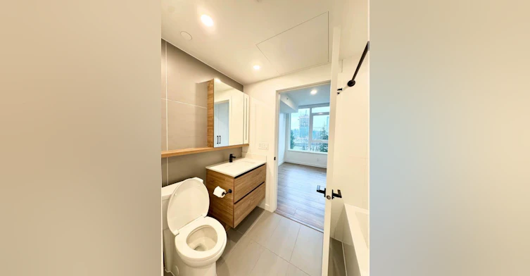 6XX-10448 University Drive, Surrey, BC, V3T 0S7 - 9