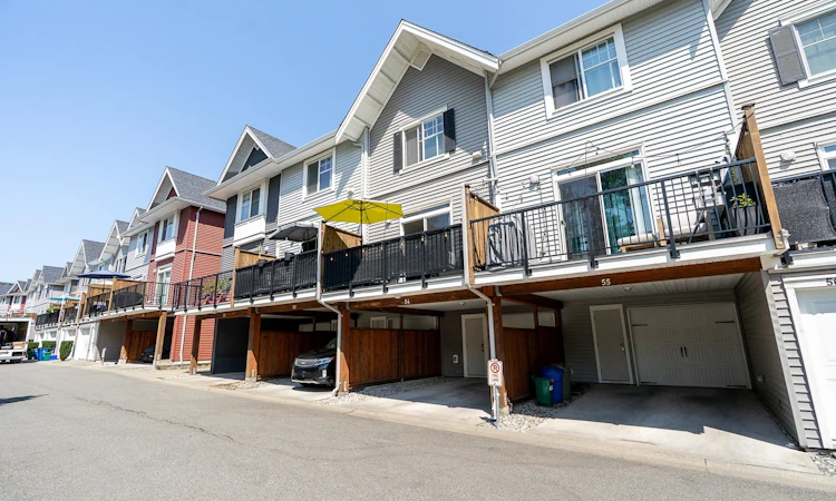 54-19128 65 Avenue