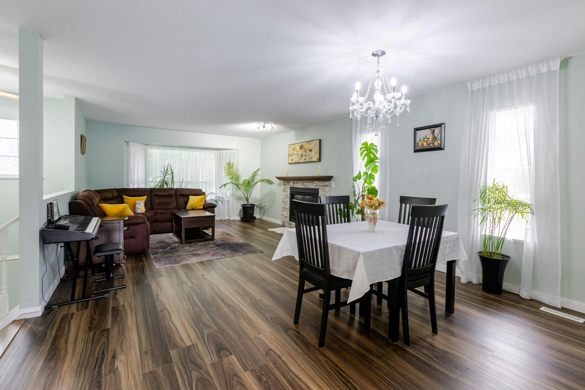 21073 93 Avenue - 5