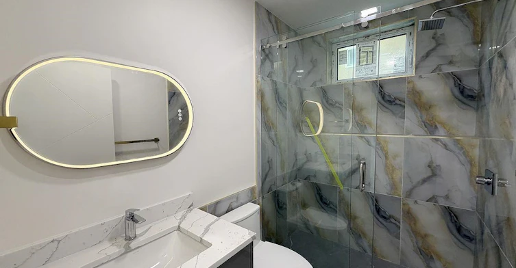 10xx E 62nd Ave Vancouver BC, Vancouver, BC, V5X 2H1 - 2