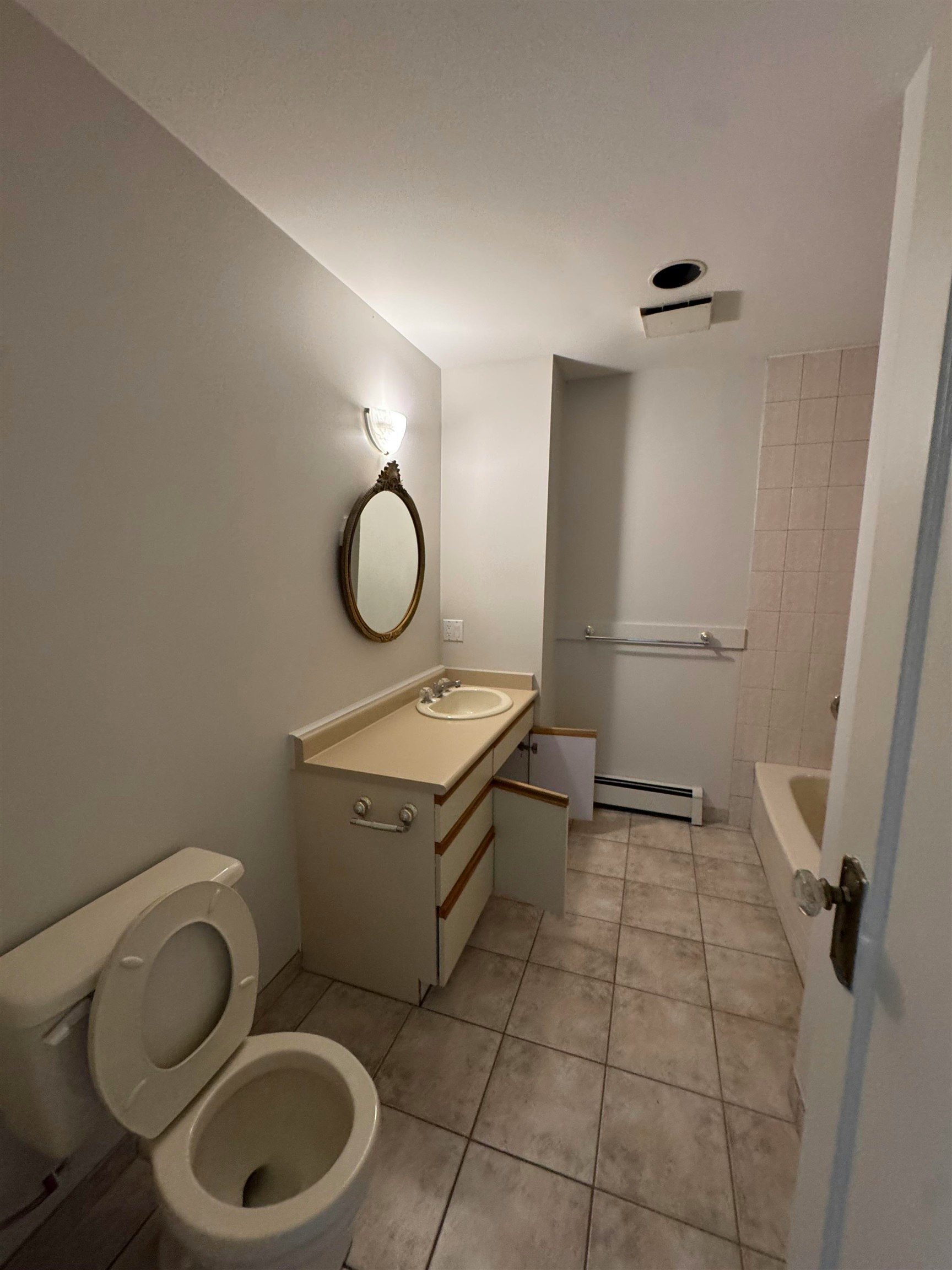 1700 Western Parkway, Vancouver, BC, V6T 1V3 - 9