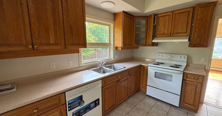 1700 Western Parkway, Vancouver, BC, V6T 1V3 - 4