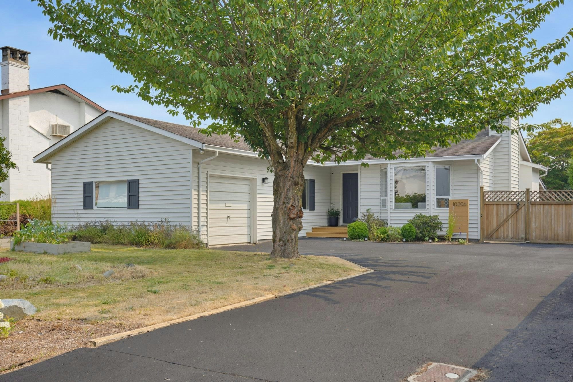 10206 Crystal Drive, Chilliwack, BC, V2P 6T8