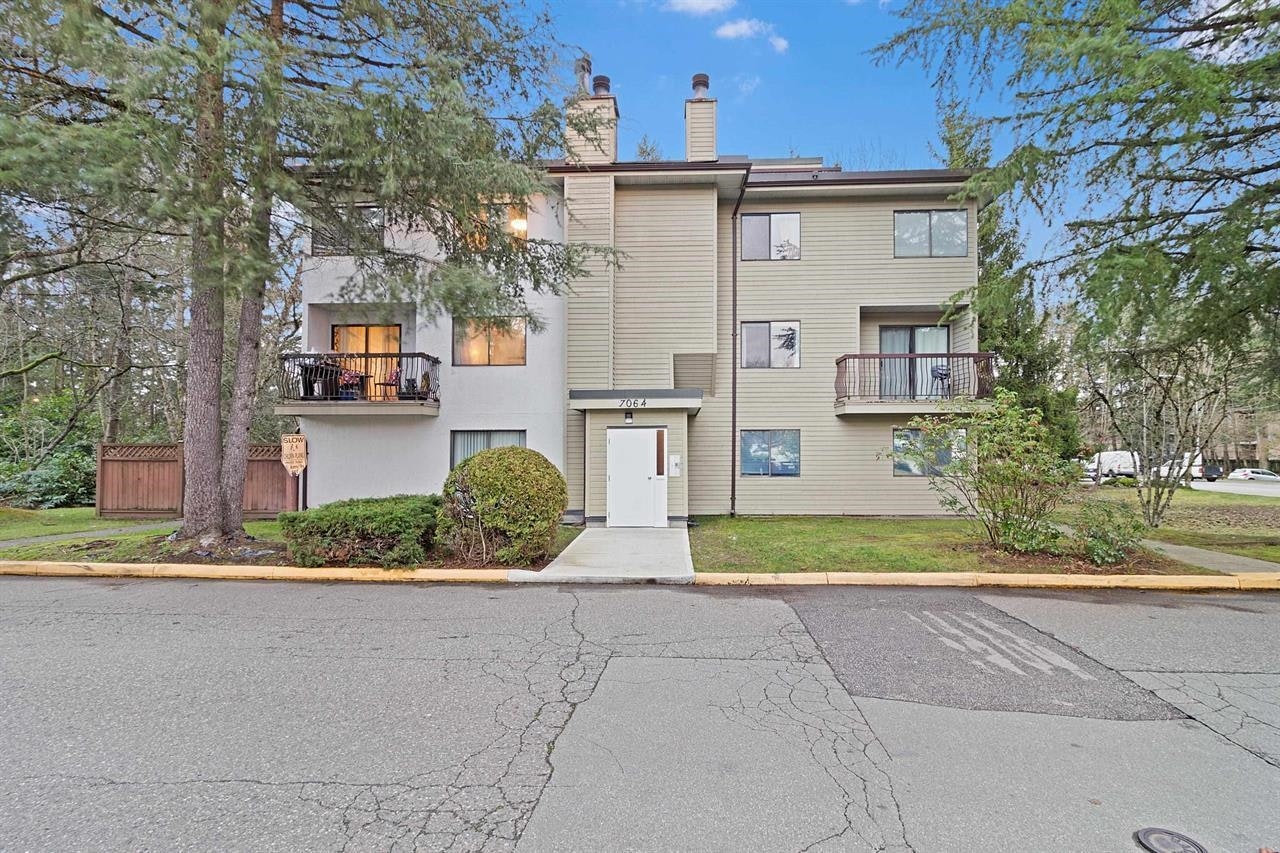 202-7064 133b Street, Surrey, BC, V3W 7Z2