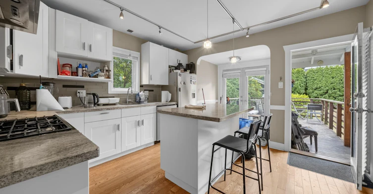38xx W 20th Avenue, Vancouver, BC, V6S 1G2 - 3