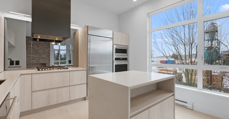 205-300 Salter Street, New Westminster, BC, V3M 0L9 - 3