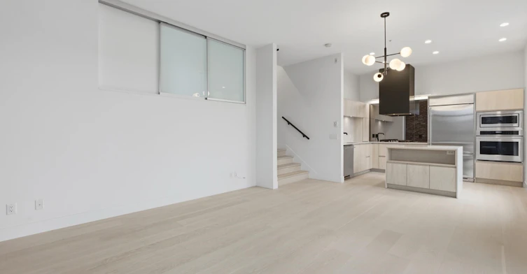 205-300 Salter Street, New Westminster, BC, V3M 0L9 - 9