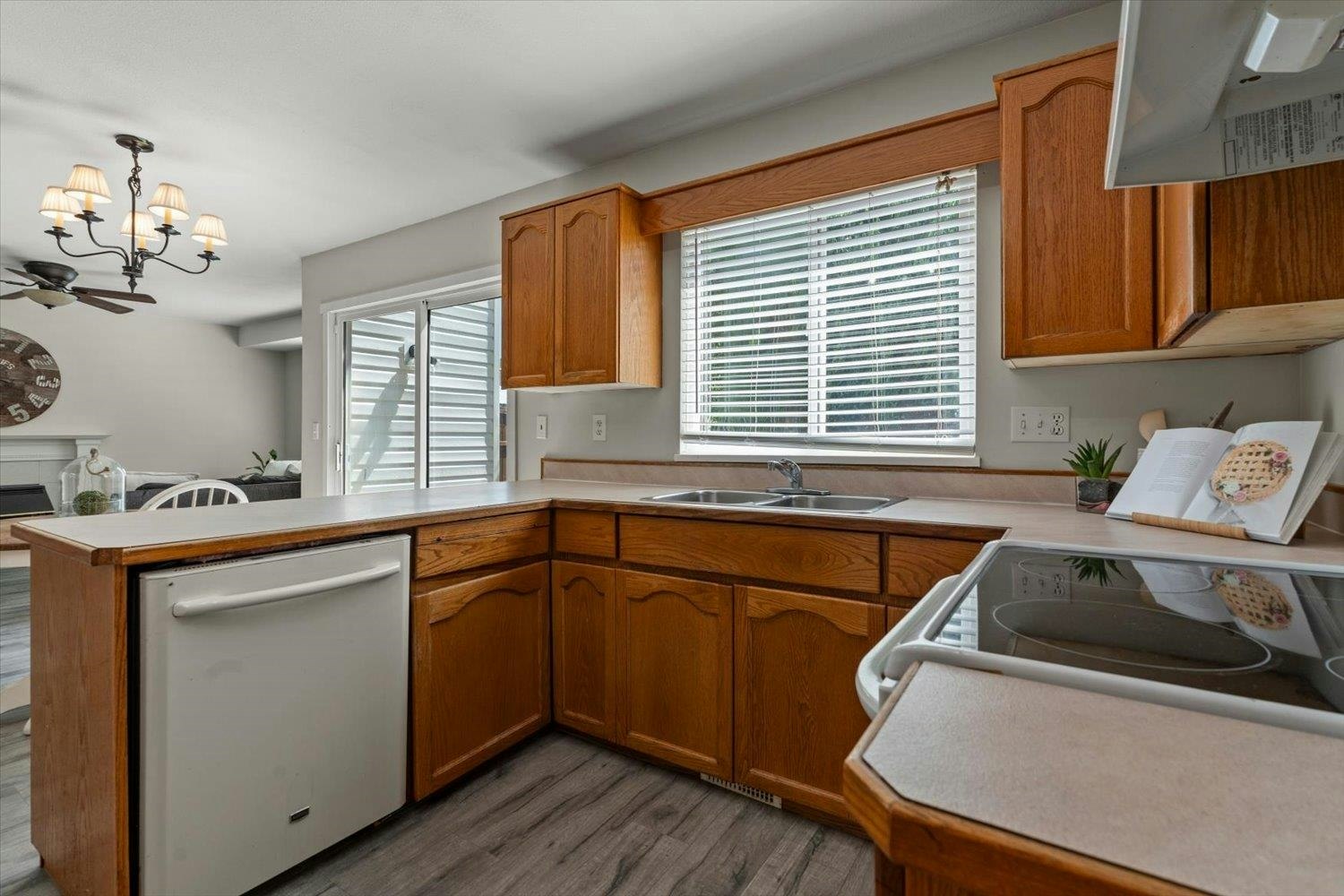 6033 Glenroy Drive, Chilliwack, BC, V2R 2H8 - 13