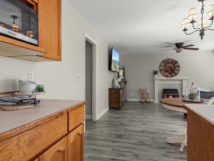 6033 Glenroy Drive, Chilliwack, BC, V2R 2H8 - 11
