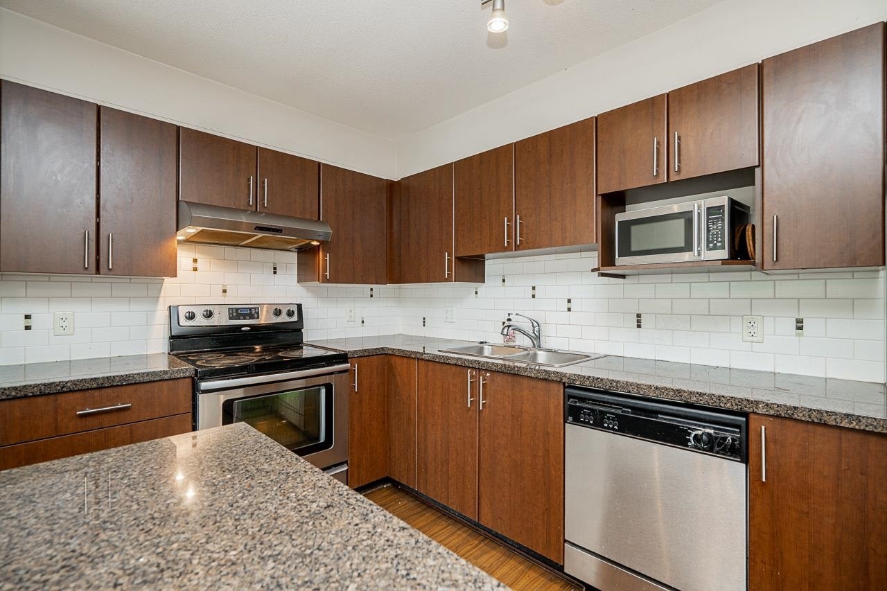 208-12075 228 Street, Maple Ridge, BC, V2X 6M2 - 12