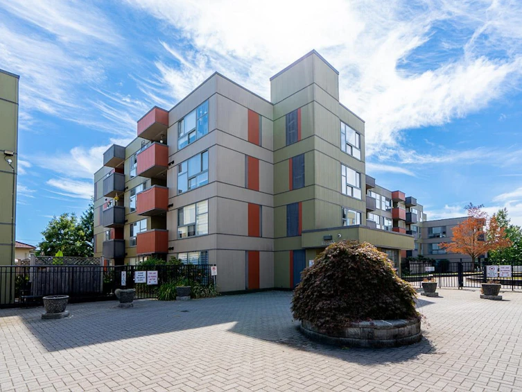 208-12075 228 Street, Maple Ridge, BC, V2X 6M2