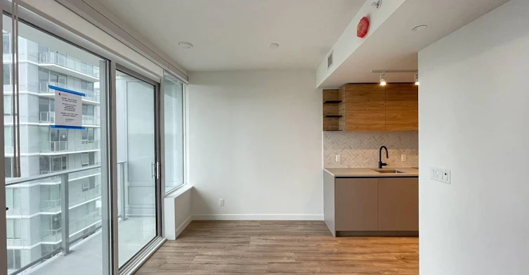 16XX-13428 105 Ave, Surrey, BC, V3T 4B2 - 2