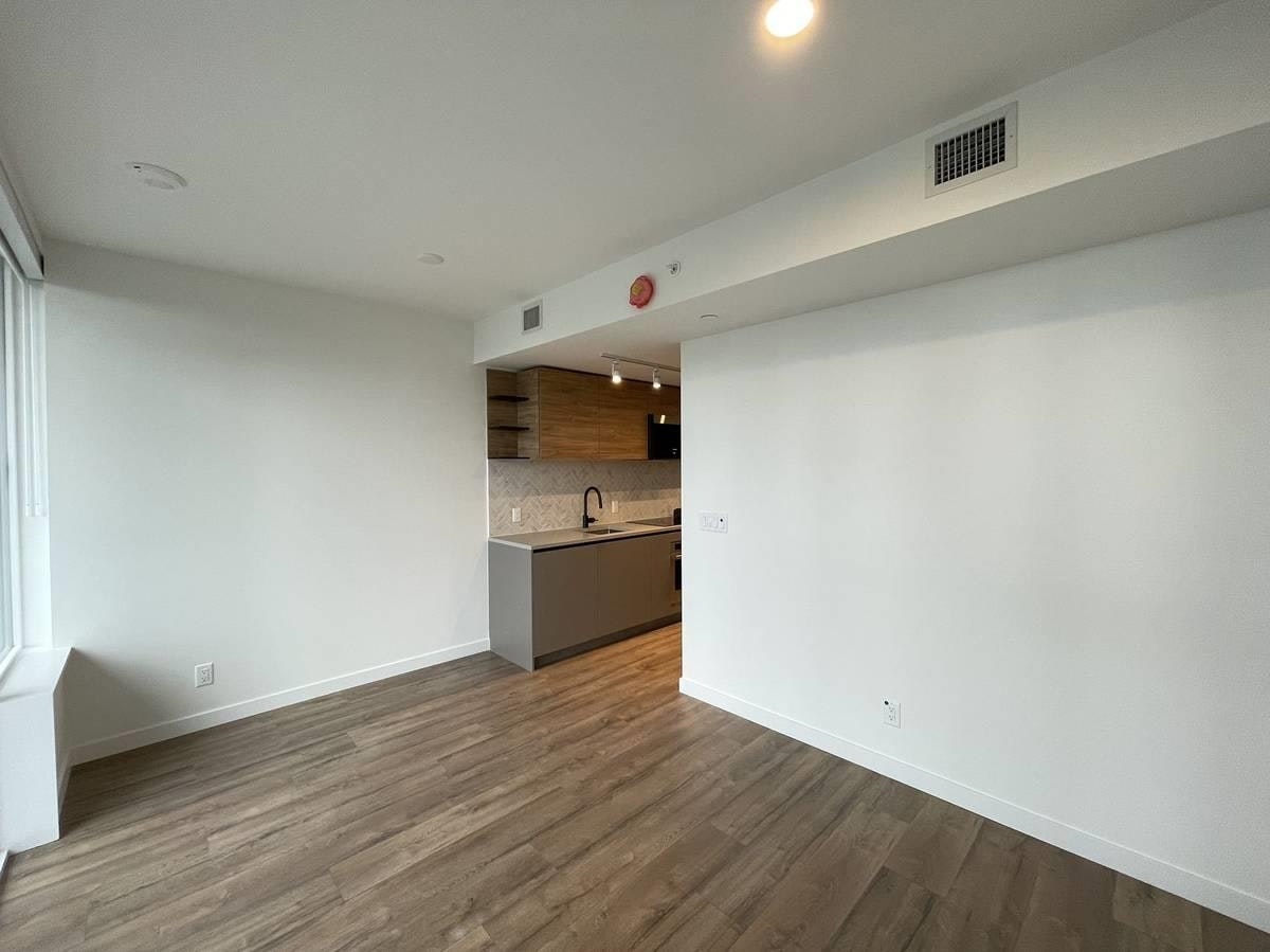 16XX-13428 105 Ave, Surrey, BC, V3T 4B2 - 3