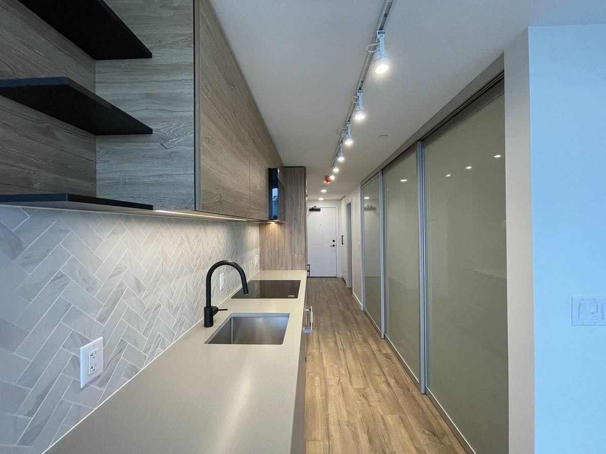 16XX-13428 105 Ave, Surrey, BC, V3T 4B2 - 10