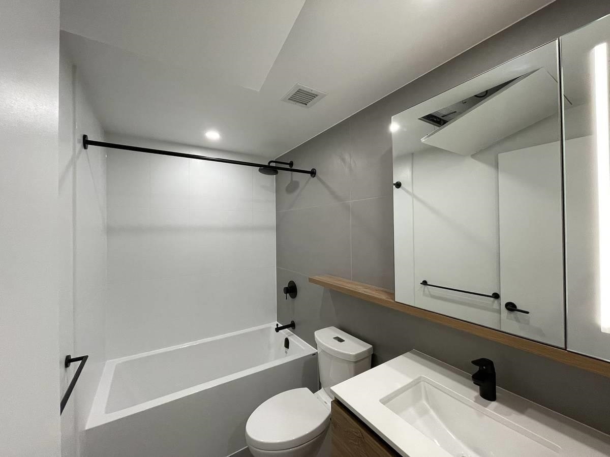 16XX-13428 105 Ave, Surrey, BC, V3T 4B2 - 4