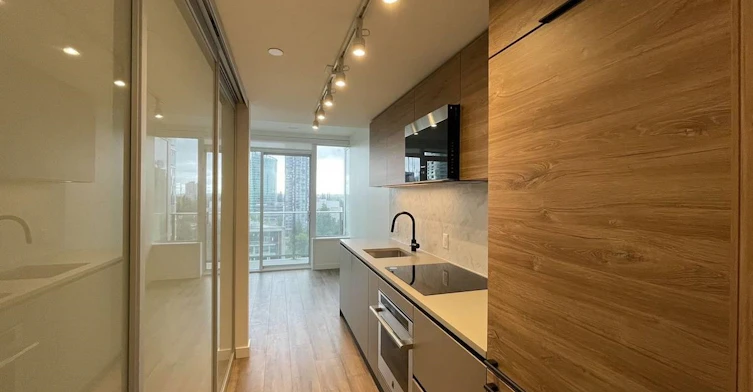 16XX-13428 105 Ave, Surrey, BC, V3T 4B2