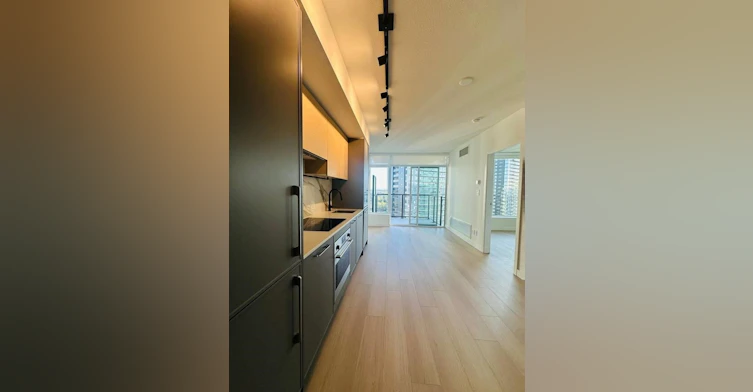 24XX-13725 George Jct, Surrey, BC, V3T 0V7 - 8
